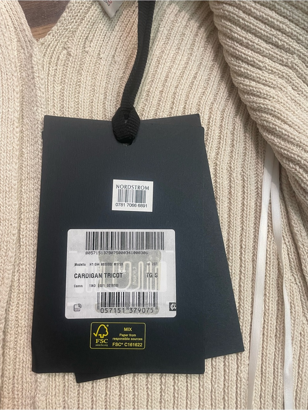 BNWT) Authentic Moncler Cream Ribbed Knit - Picture 7 of 8
